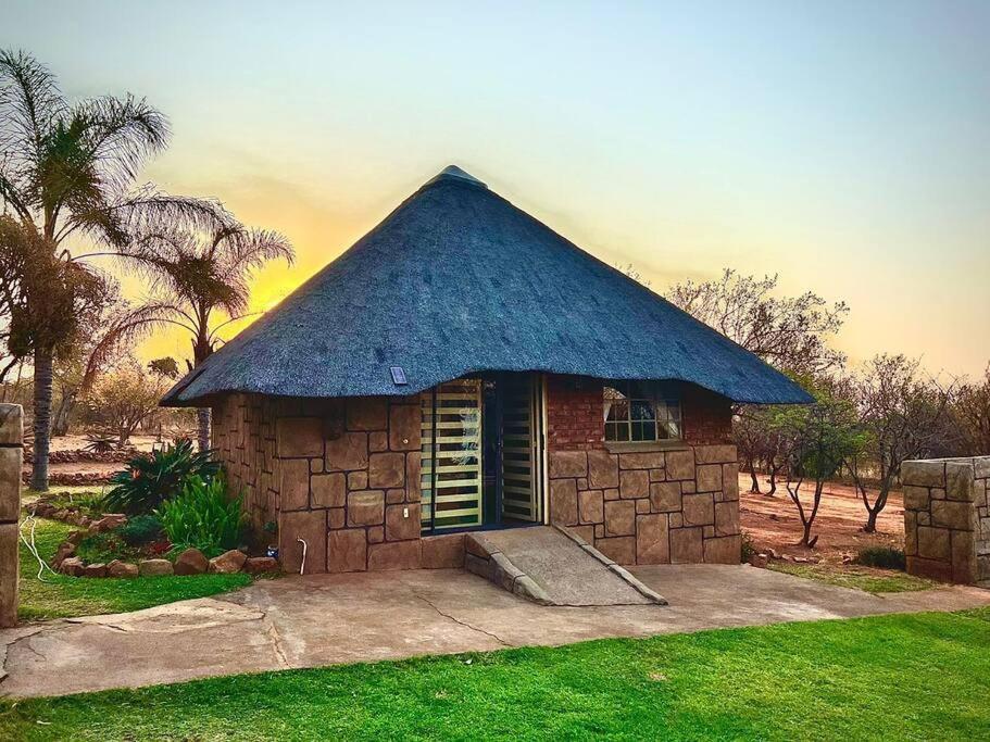 5 Sleeper Bushcamp Chalet Hartbeespoort Extérieur photo