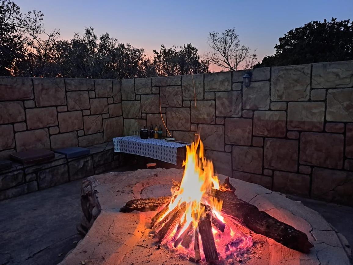 5 Sleeper Bushcamp Chalet Hartbeespoort Extérieur photo